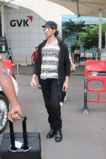 Hrithik Roshan snapped at airport on 28th Oct 2015